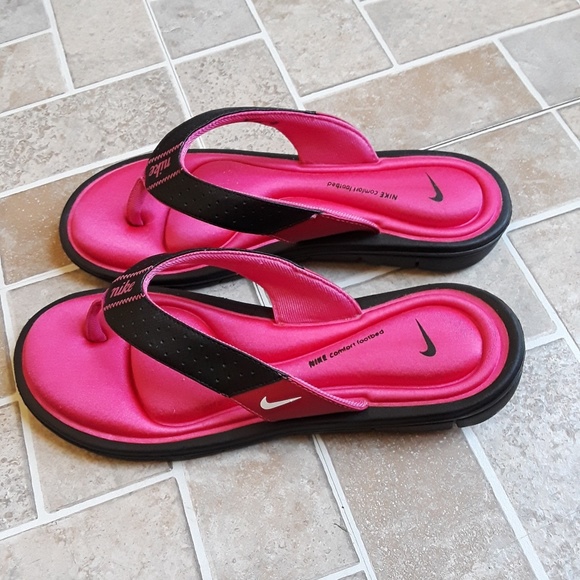 womens nike flip flops size 10